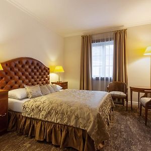 Camera standard con letto king size